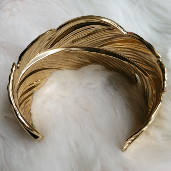 Stella & Dot Cuff Bracelet Gold Tone Metal Leaf Wrap - Picture 13 of 16